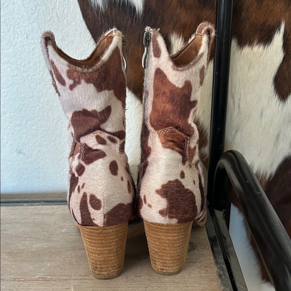 BEAST FASHION Brown and White Cow Print Ankle Boots - Picture 4 of 5
